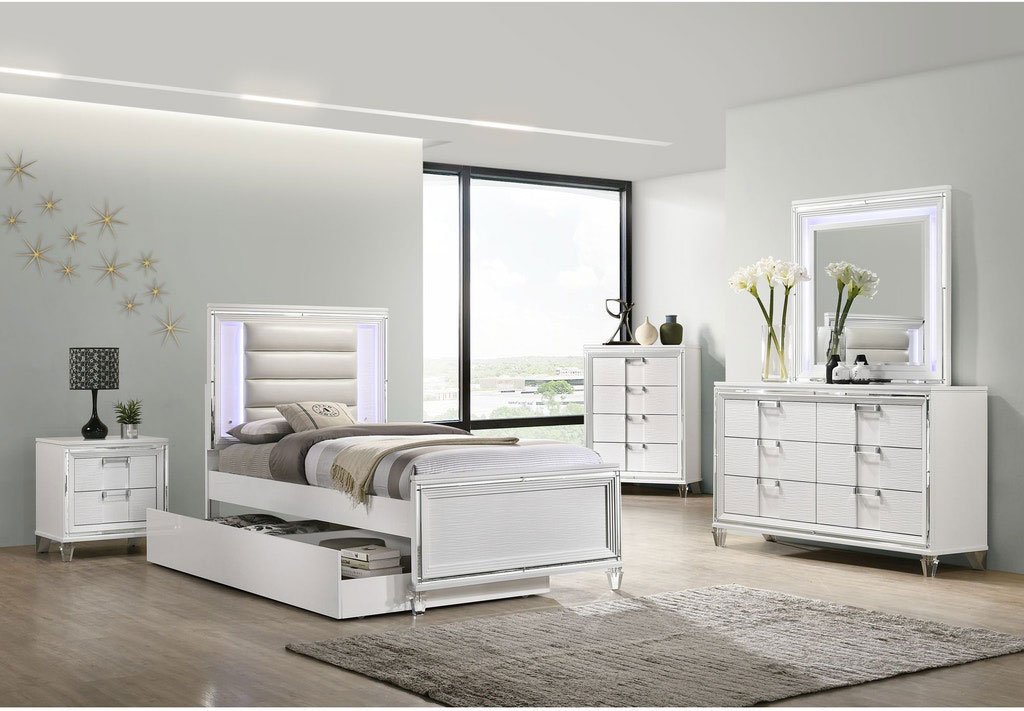 Posh white bedroom furniture set