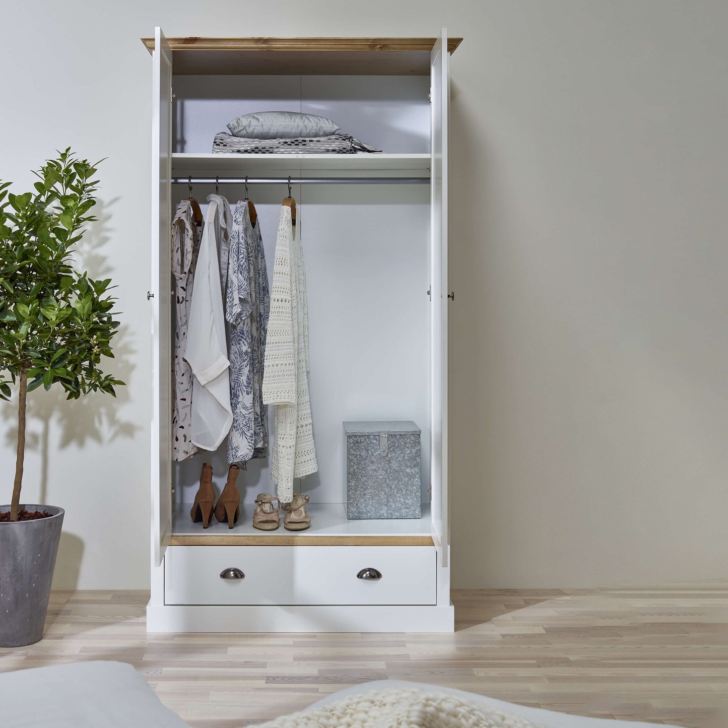 Sandringham 2 door 1 Drawer Wardrobe White & Pine ModelBedroom