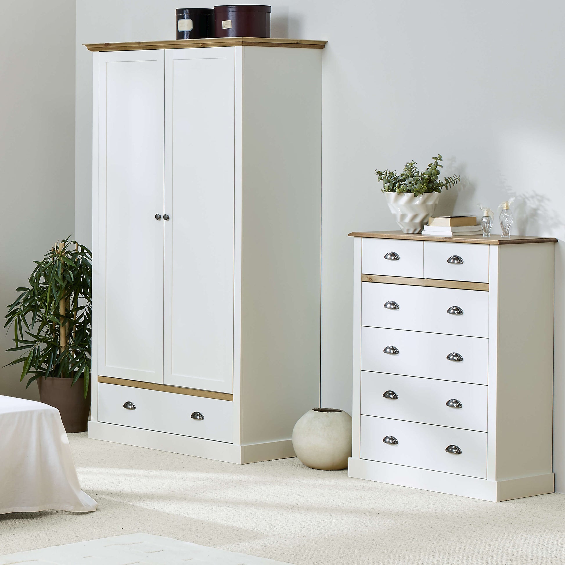 Sandringham 2+4 Chest White & Pine ModelBedroom