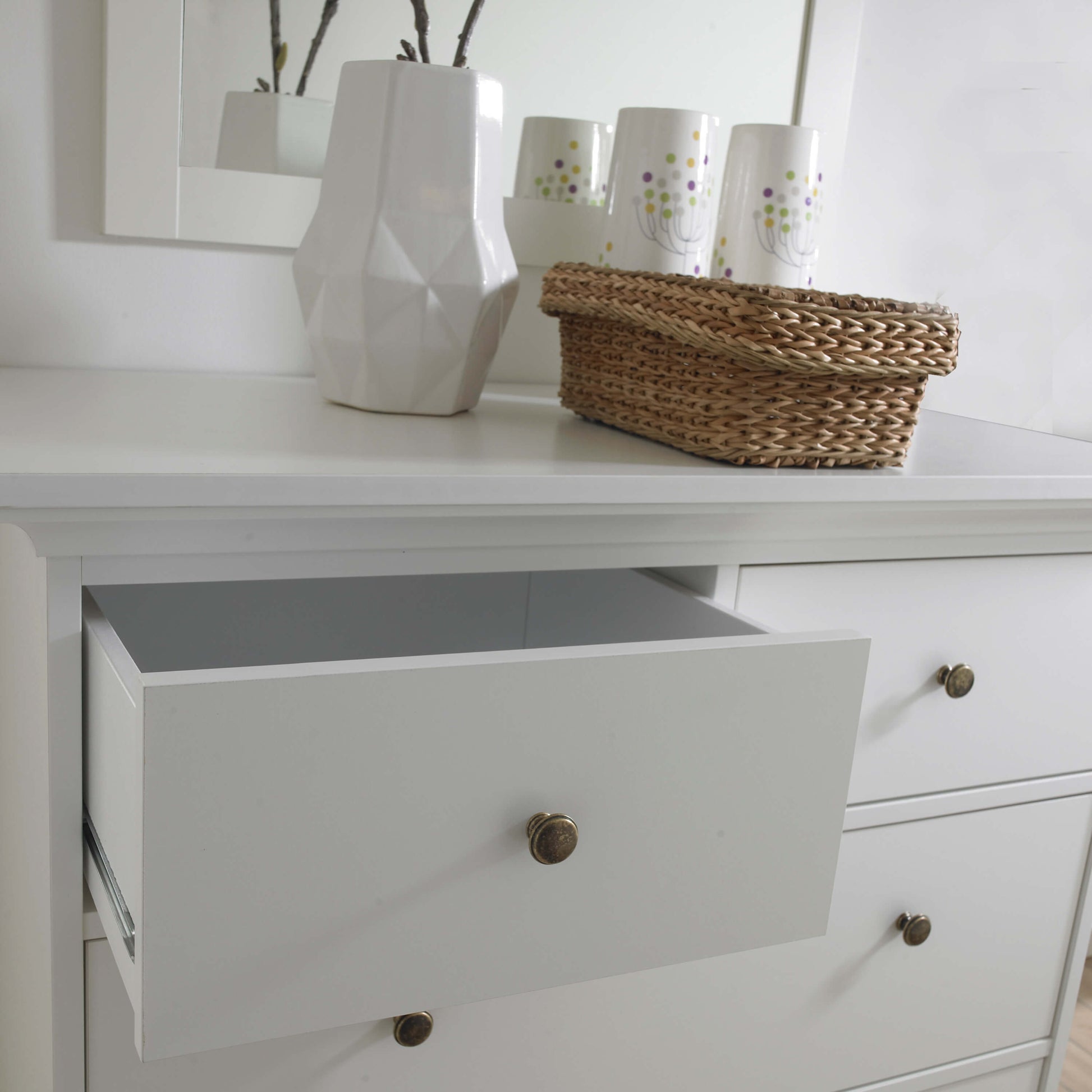 Paris Chest of 4 Drawers in White ModelBedroom