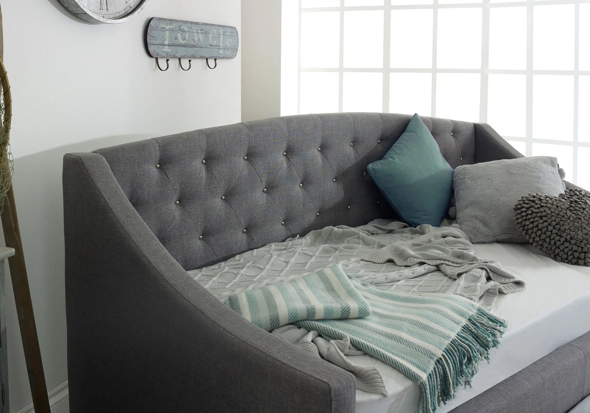 Flair Aurora Grey Fabric Daybed With Trundle ModelBedroom