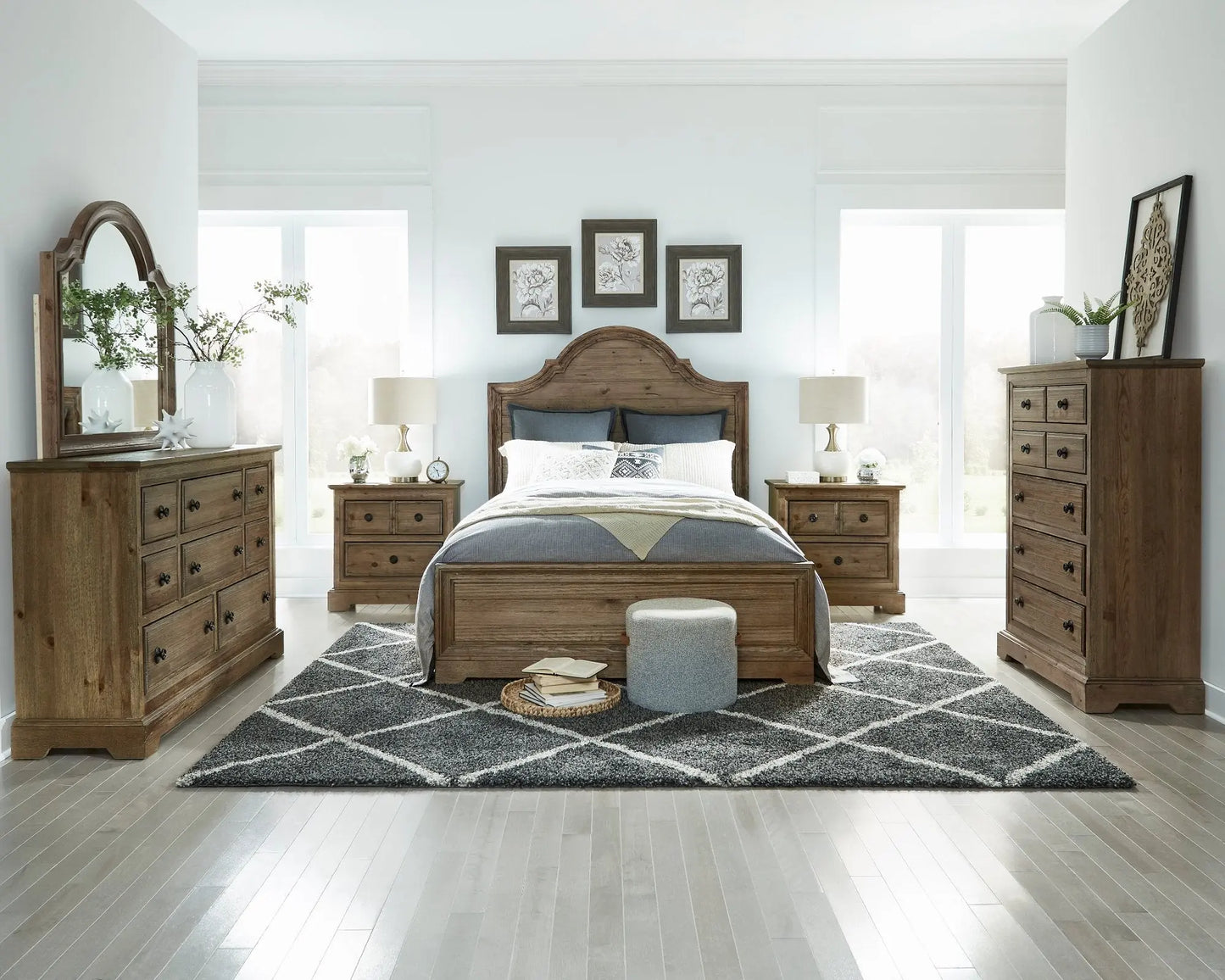 MDR Wildfire Caramel Pine 4 Piece Queen Bedroom Set ModelBedroom